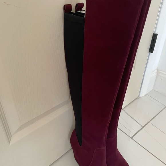 Charles by Charles David Edie
Suede Leather Tall Wedge Boots Color Merlot - Picture 2 of 5